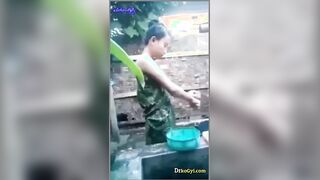 မြန်မာရေချိုးချောင်းရိုက်